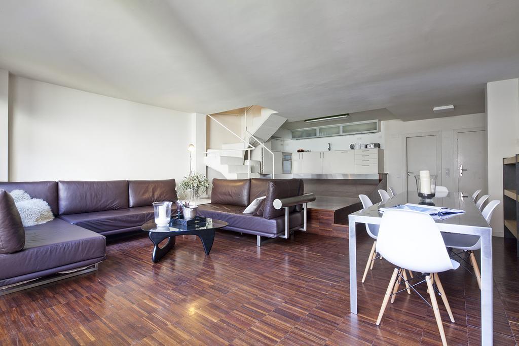 Apartment Barcelona Rentals - Private Pool And Garden Center Extérieur photo