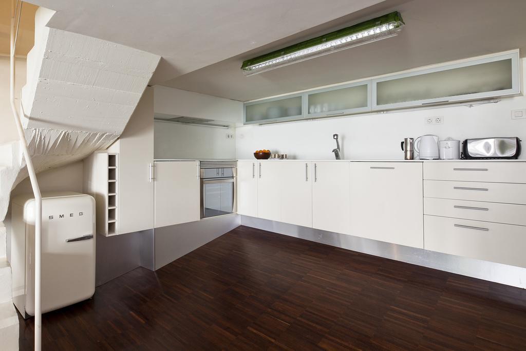 Apartment Barcelona Rentals - Private Pool And Garden Center Extérieur photo